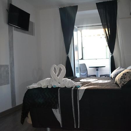 Hostal Meyra Madrid Exteriér fotografie