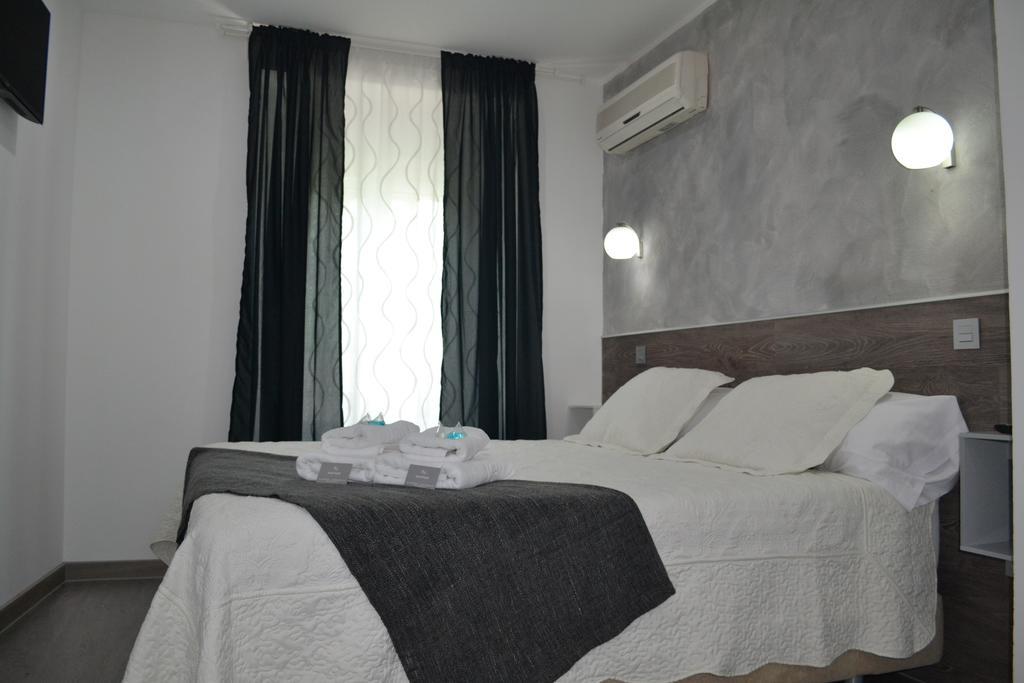 Hostal Meyra Madrid Exteriér fotografie