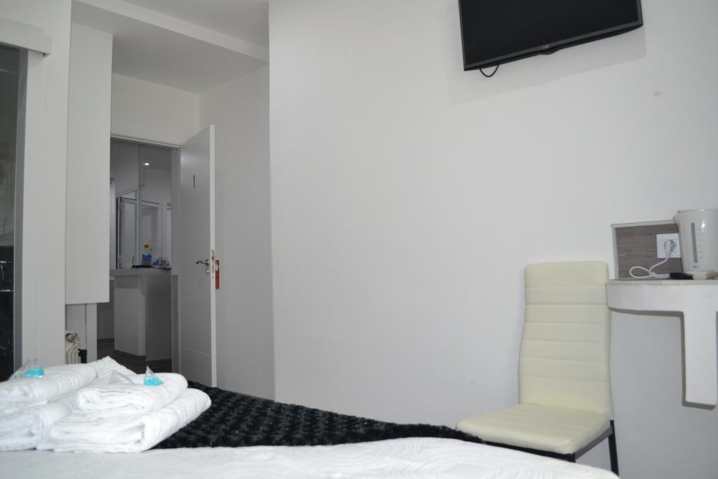 Hostal Meyra Madrid Exteriér fotografie