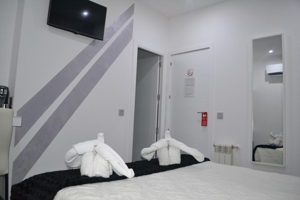 Hostal Meyra Madrid Exteriér fotografie