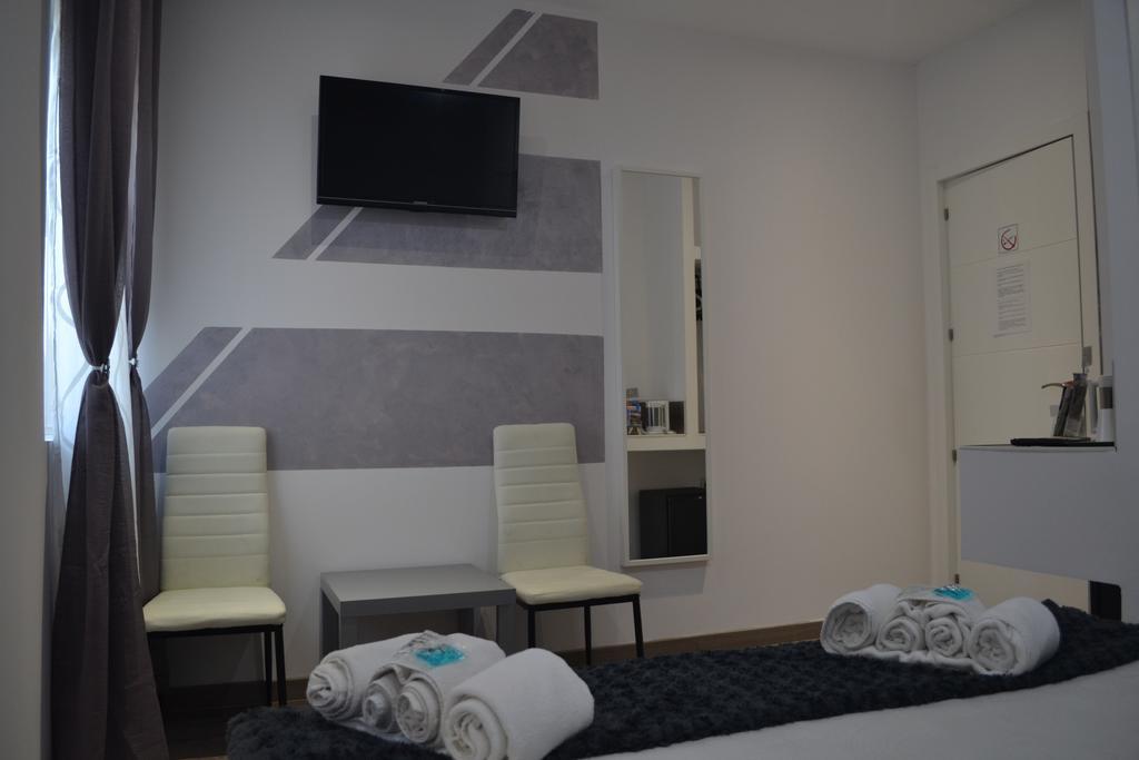 Hostal Meyra Madrid Exteriér fotografie