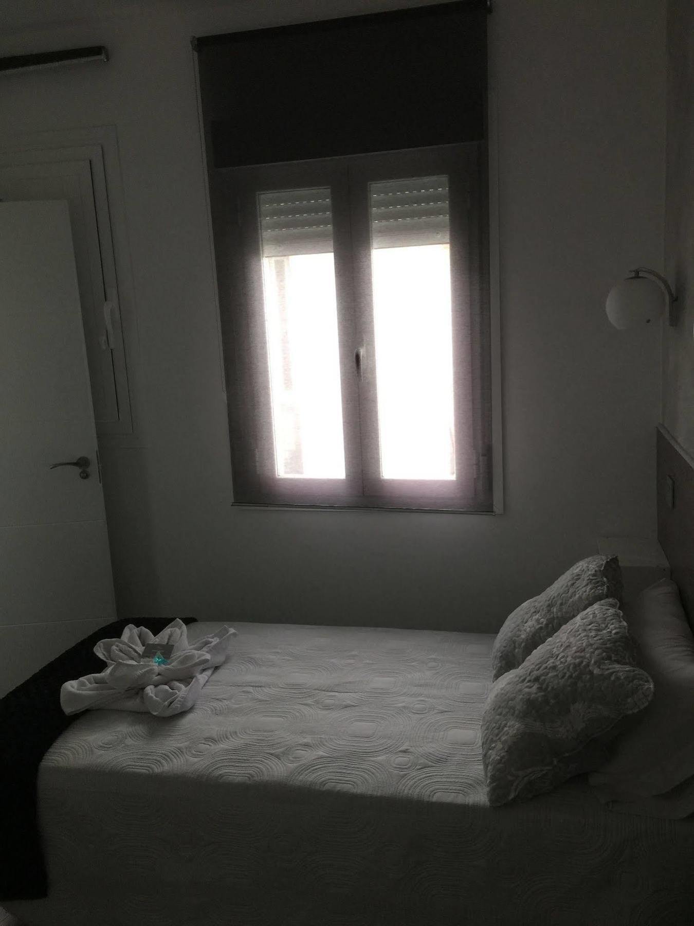 Hostal Meyra Madrid Exteriér fotografie