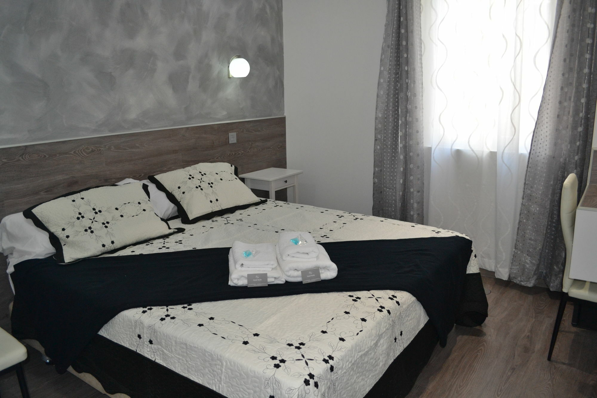 Hostal Meyra Madrid Exteriér fotografie
