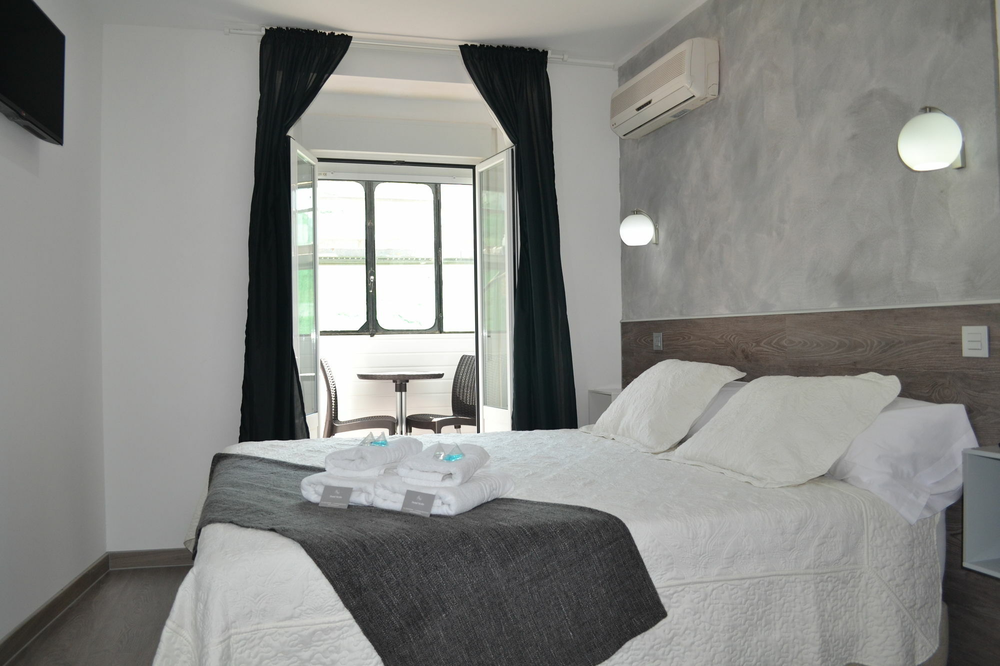 Hostal Meyra Madrid Exteriér fotografie
