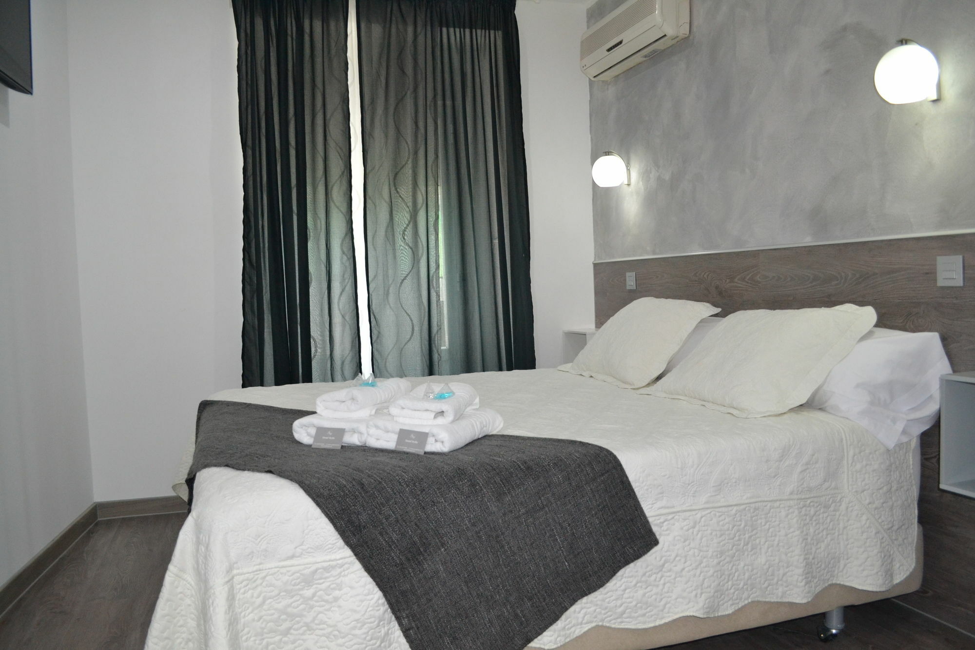 Hostal Meyra Madrid Exteriér fotografie