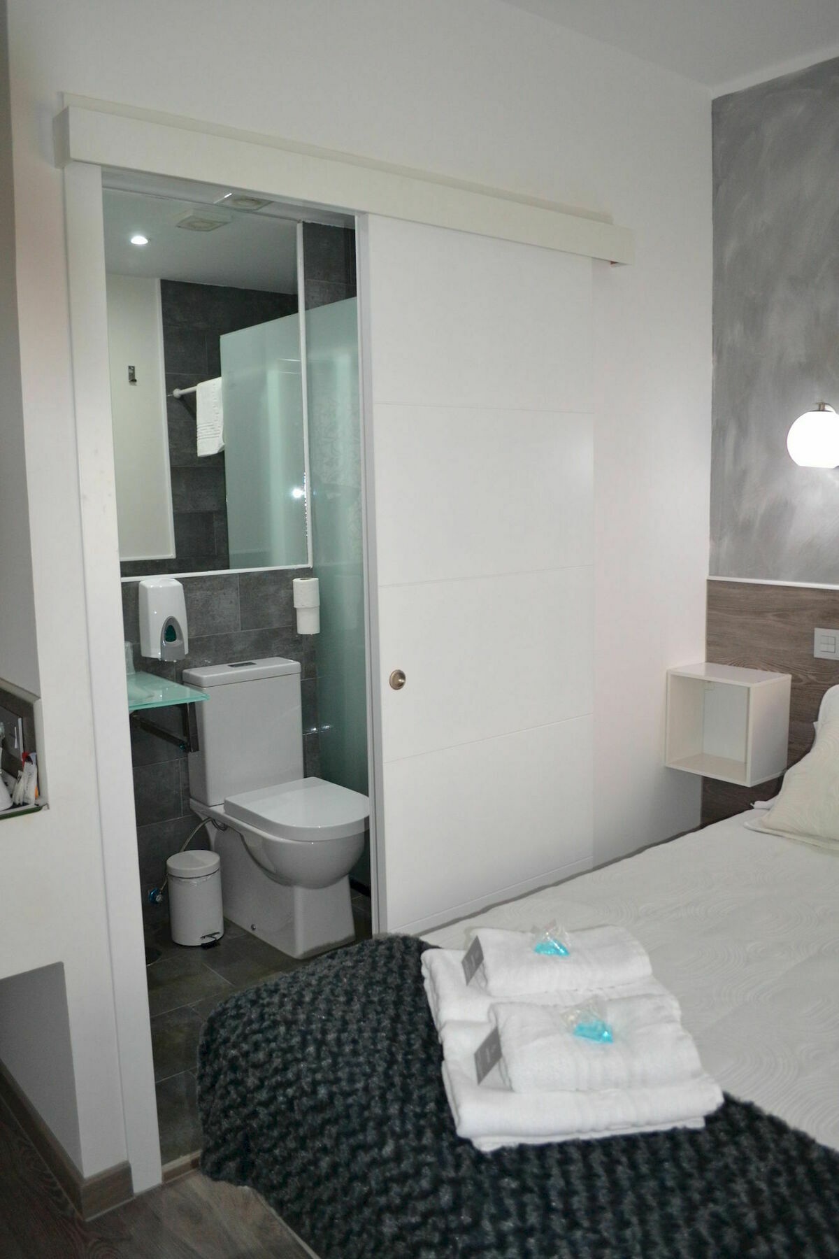 Hostal Meyra Madrid Exteriér fotografie