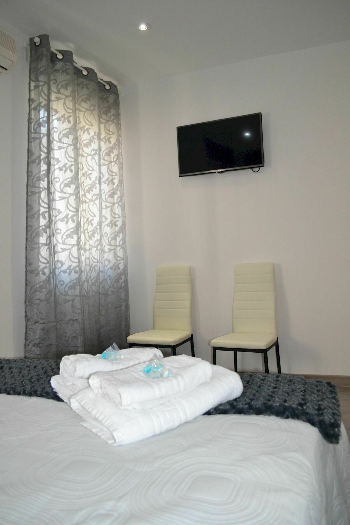 Hostal Meyra Madrid Exteriér fotografie