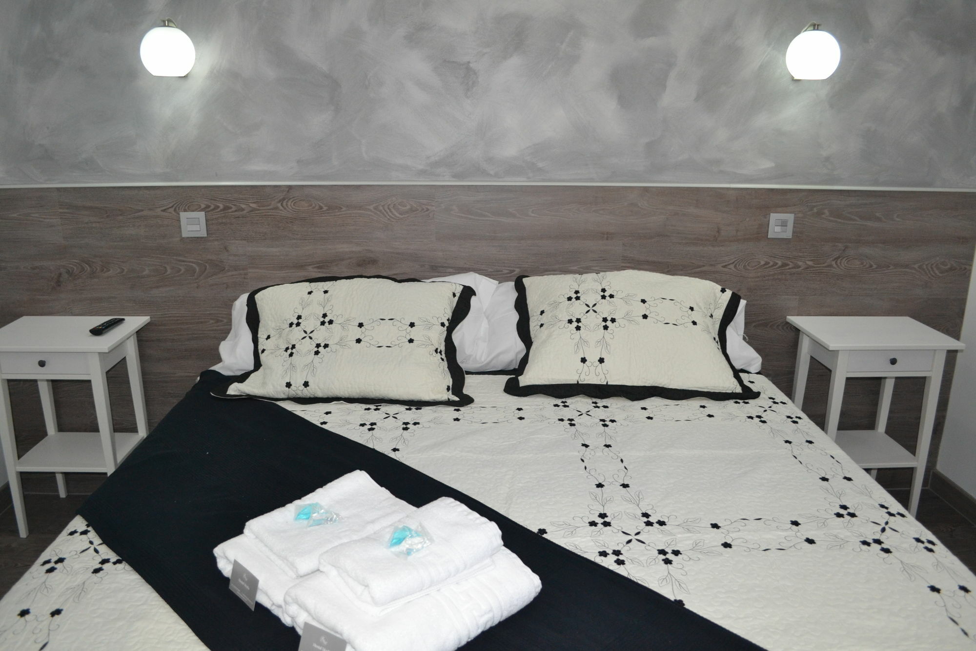 Hostal Meyra Madrid Exteriér fotografie